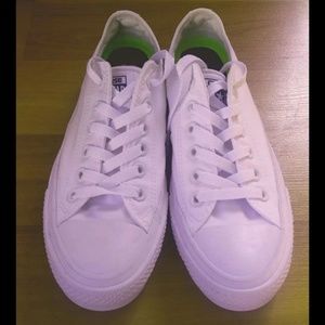 All white converse all star size 8